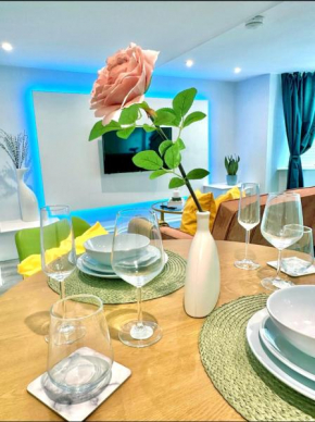 Cozy 1 bedroom House, Sleeps 4 - long and short stay welcome